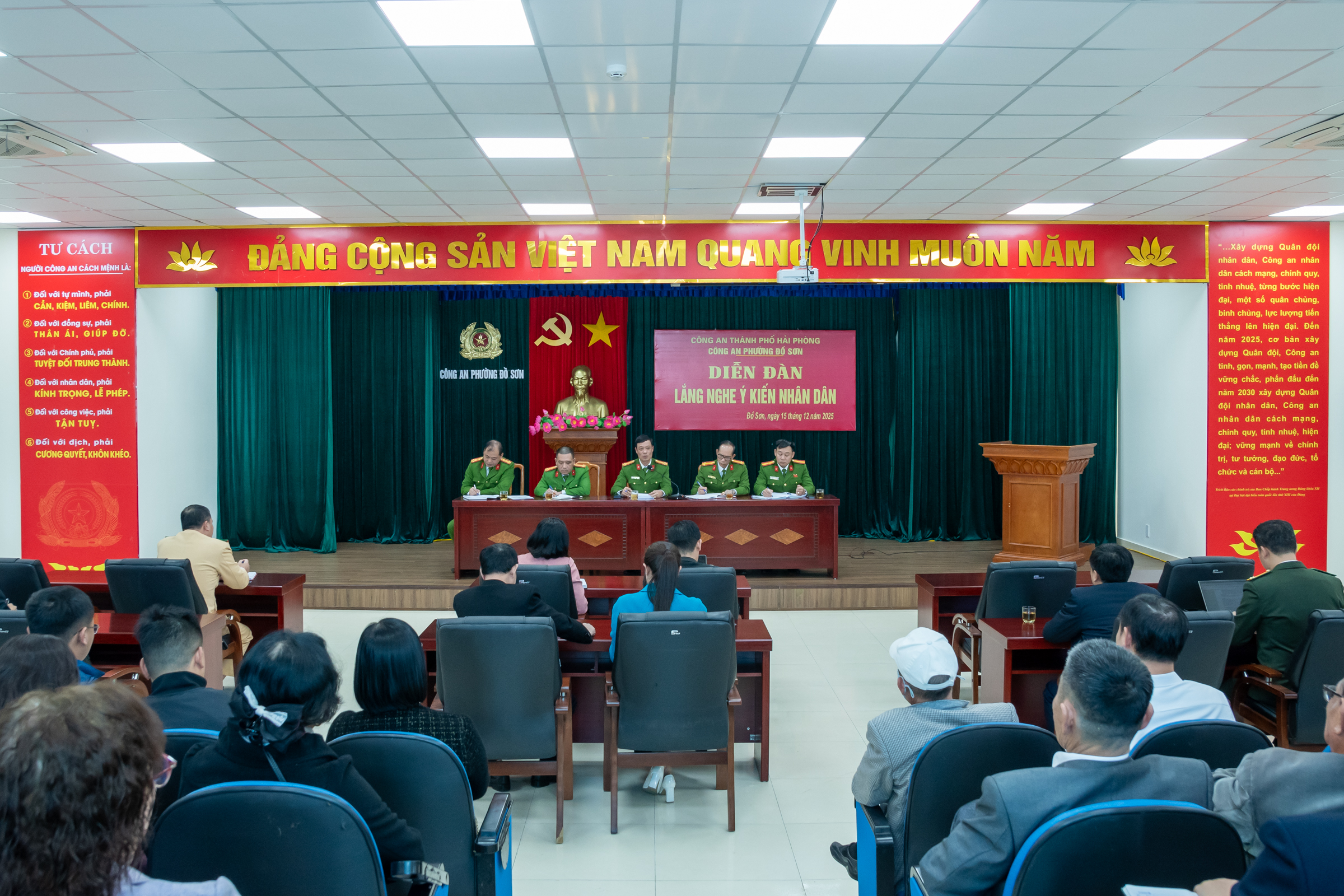 Diễn đàn Công an phường Đồ Sơn lắng nghe ý kiến Nhân dân